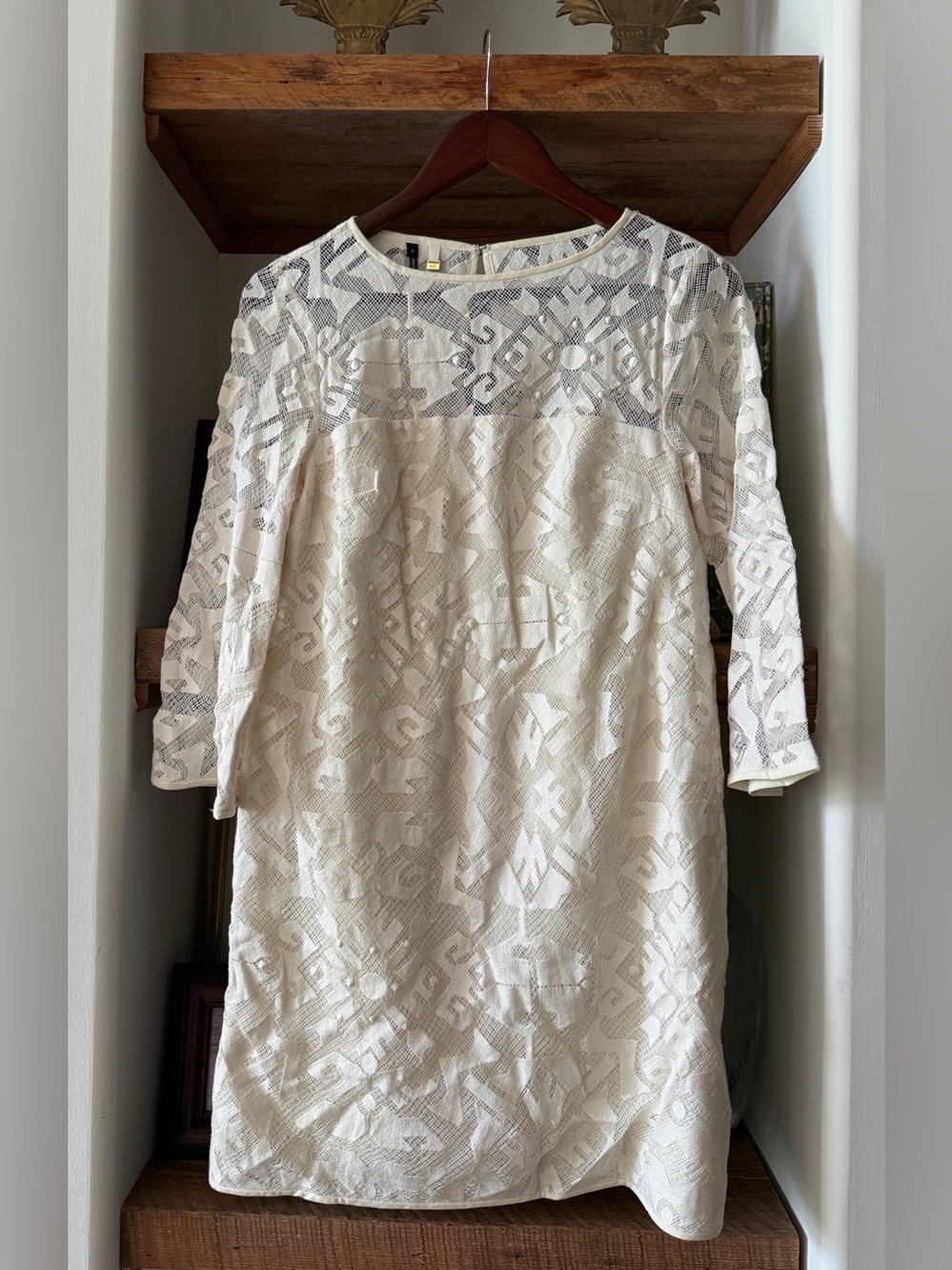 4 Collective Ivory Damask Lace Dress. Like new. Size 4.